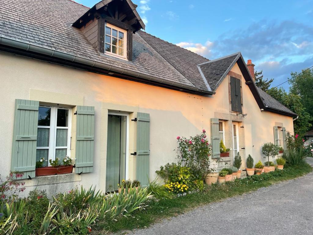 Gite Le Domaine D Orphee Marmagne  Kültér fotó